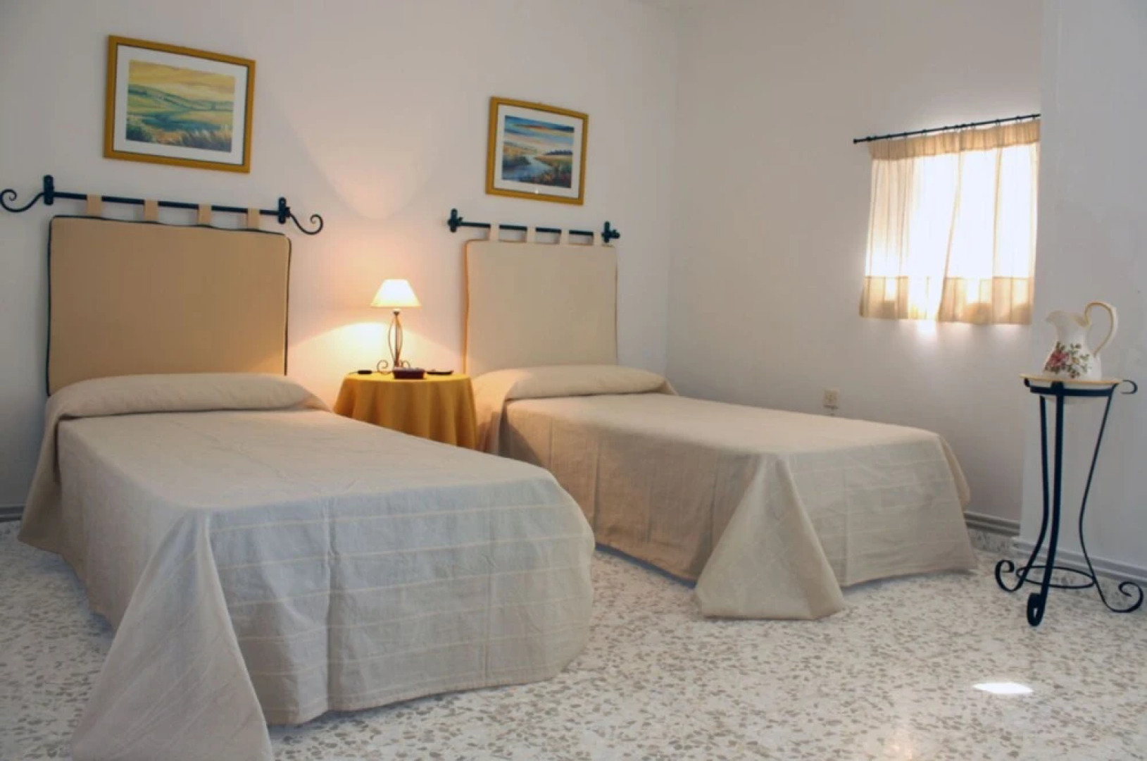 Ermita House 102404 by MO Rentals