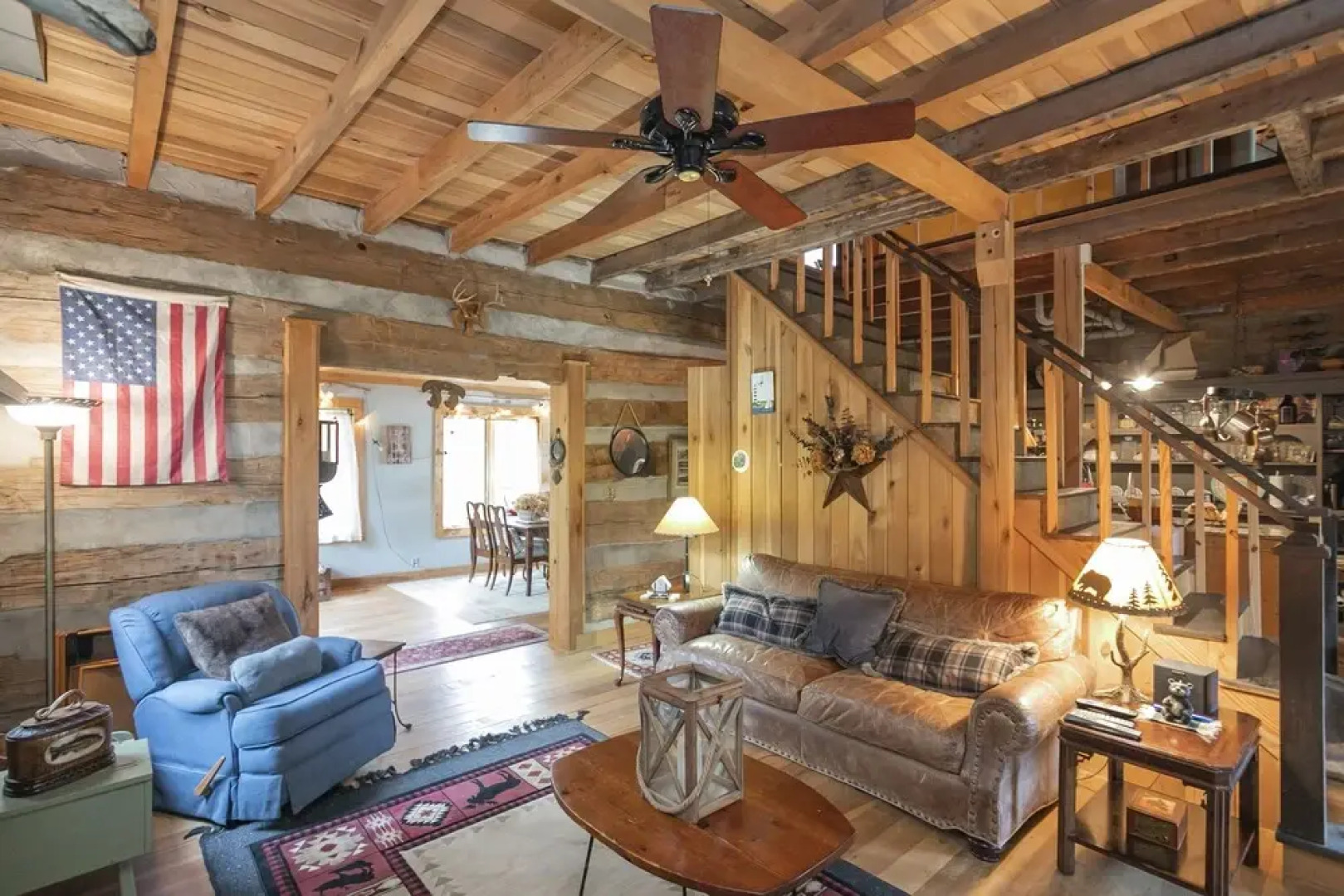 Historic Family Cabin to Watch the Sunset with 270 degree views of Kentucky Lake