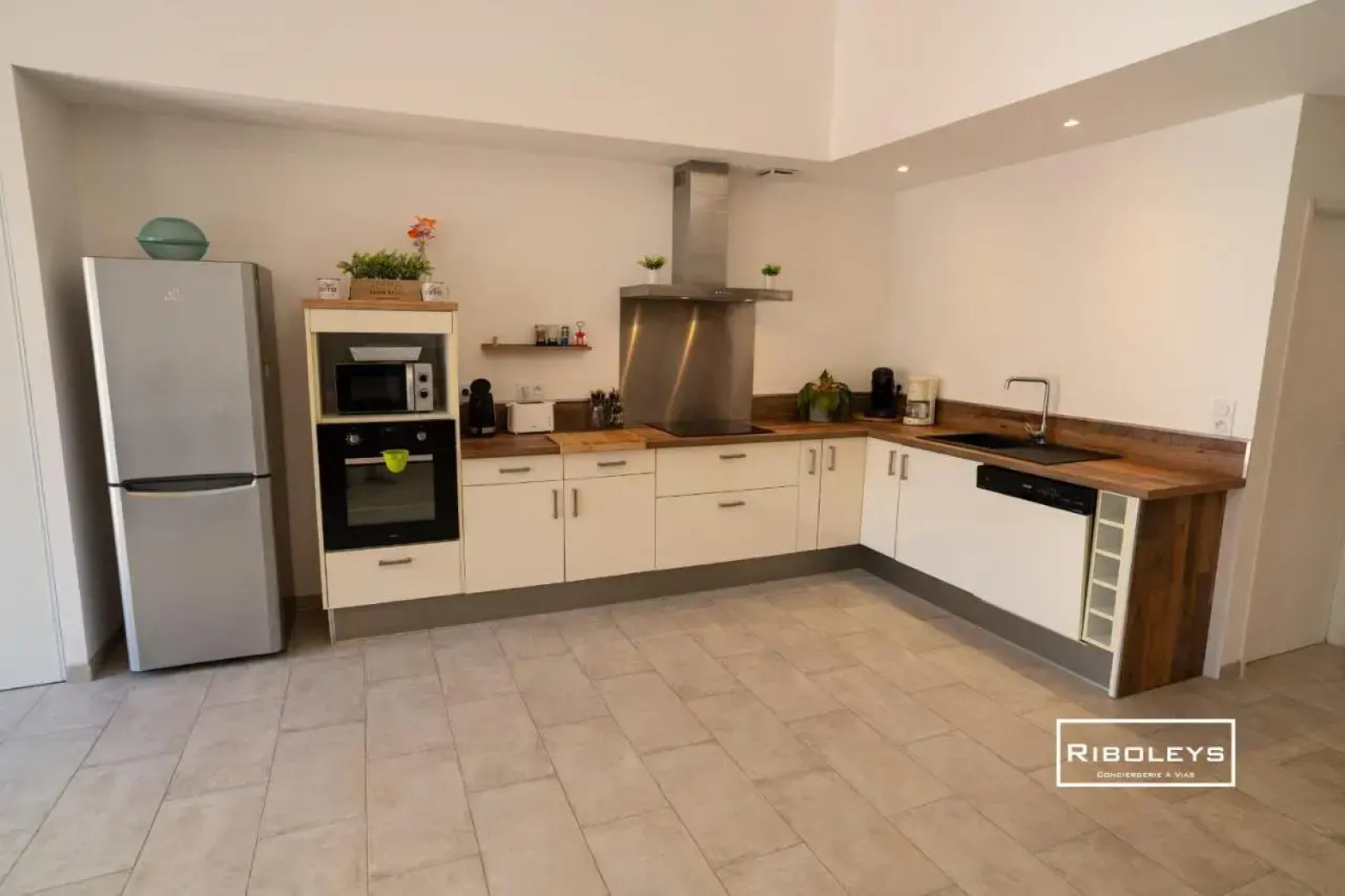 Sublime Loft de 130m² calme à Vias-Village