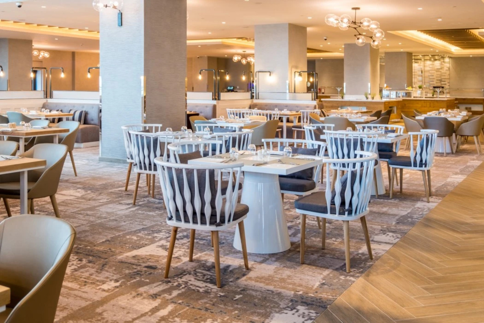 Отель Holiday Inn & Suites Dubai Festival City an IHG