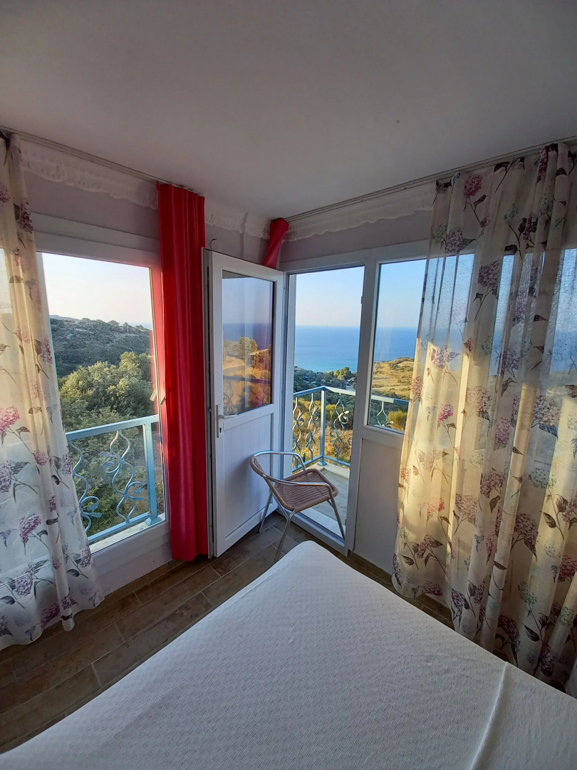 Laila Otel  Karaburun