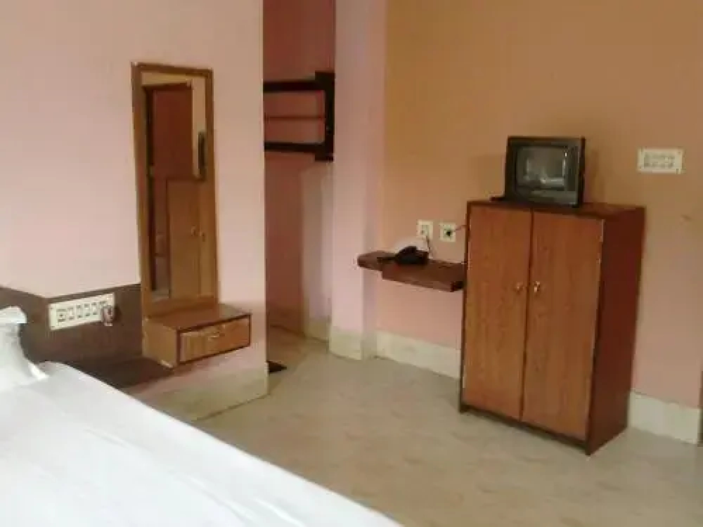 Neelanjana's Hotel Hindustan