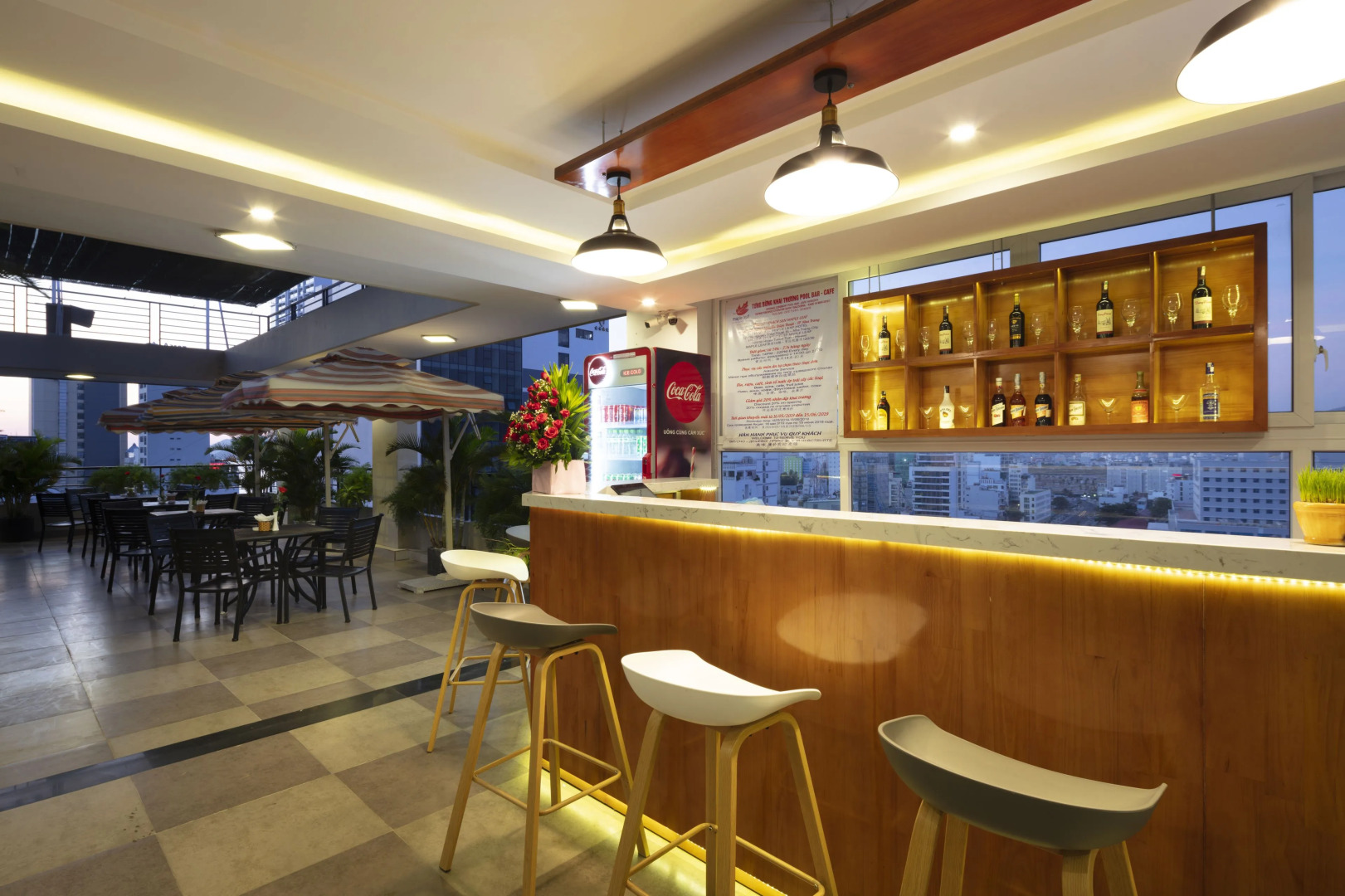 Maple Leaf Hotel & Apartment