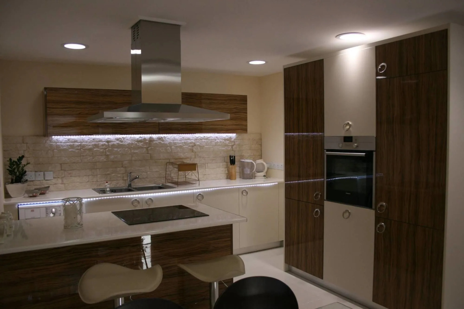 Sunrise Arches Apartments