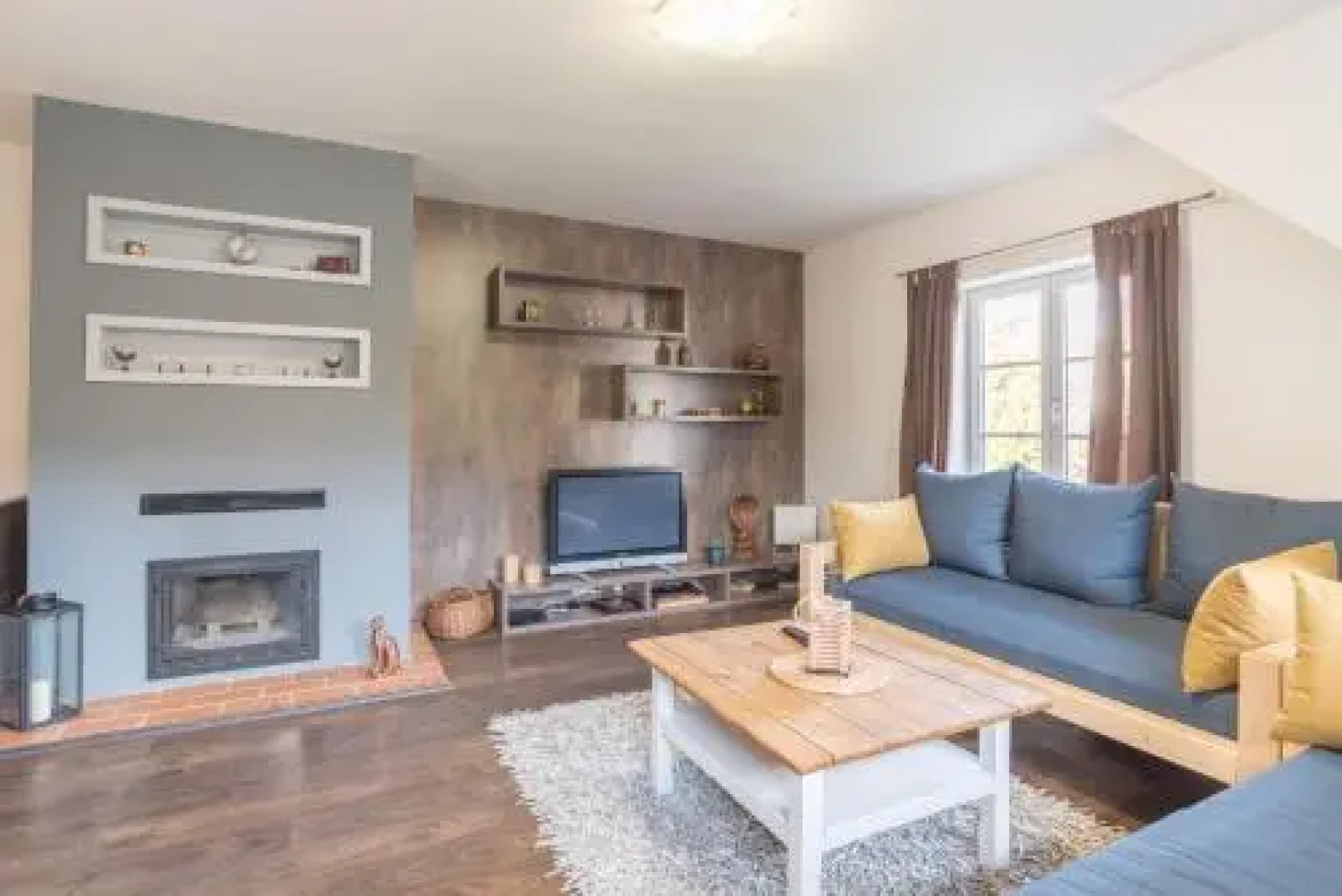 Villa Sirius in center of CB.