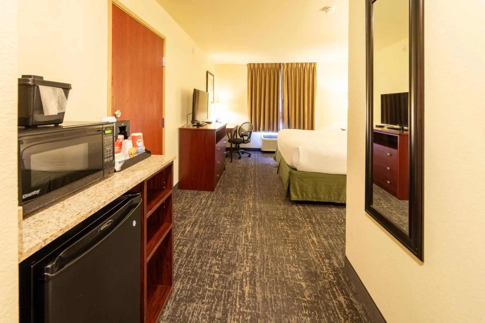 Cobblestone Inn & Suites - Eaton