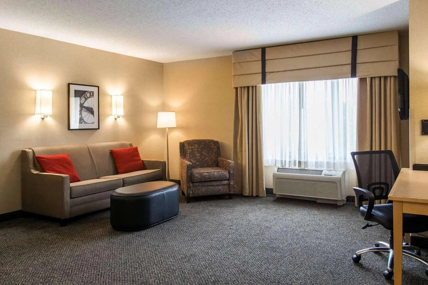Cambria Suites Indianapolis Airport