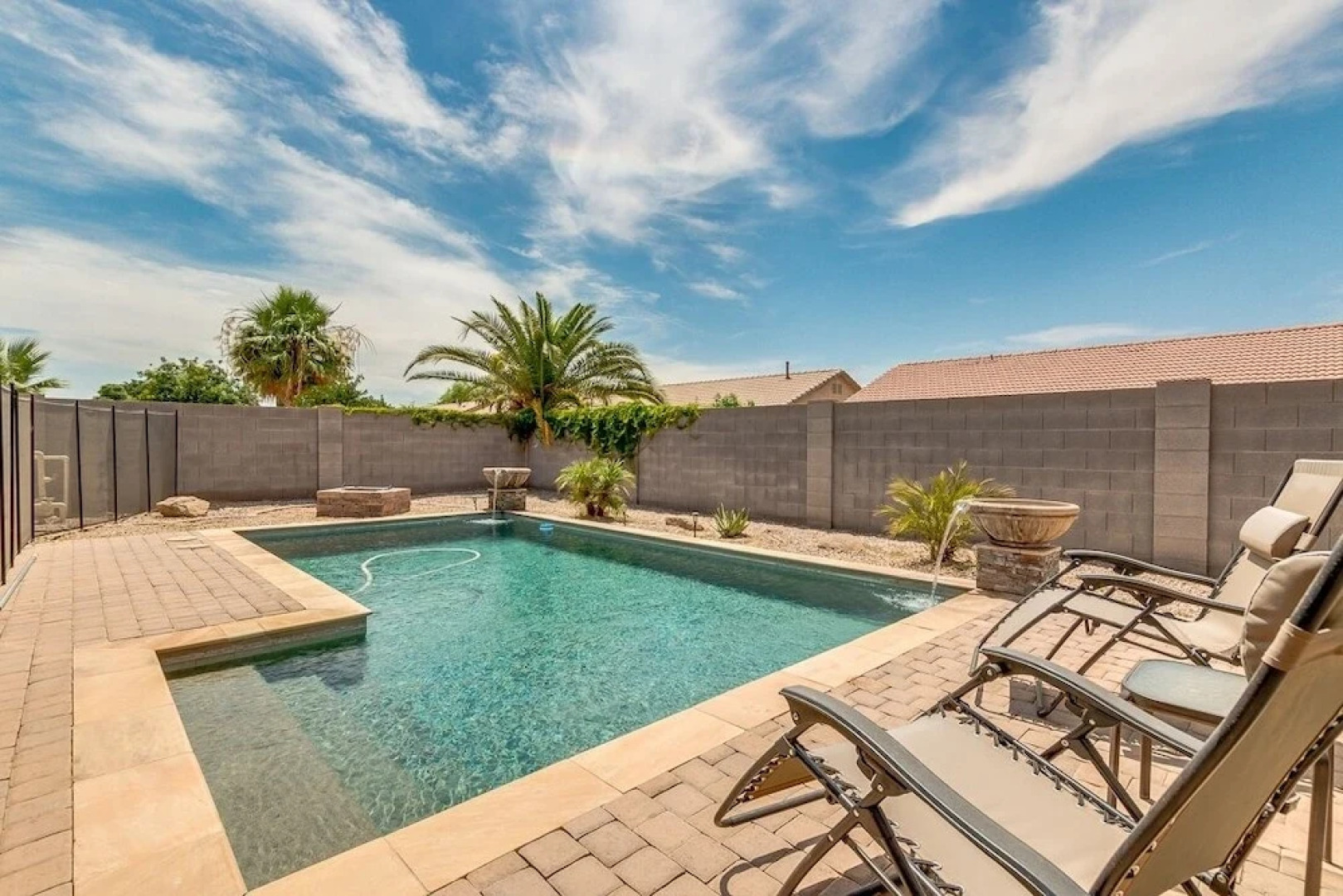 Stratford Place - 4 Br home by RedAwning