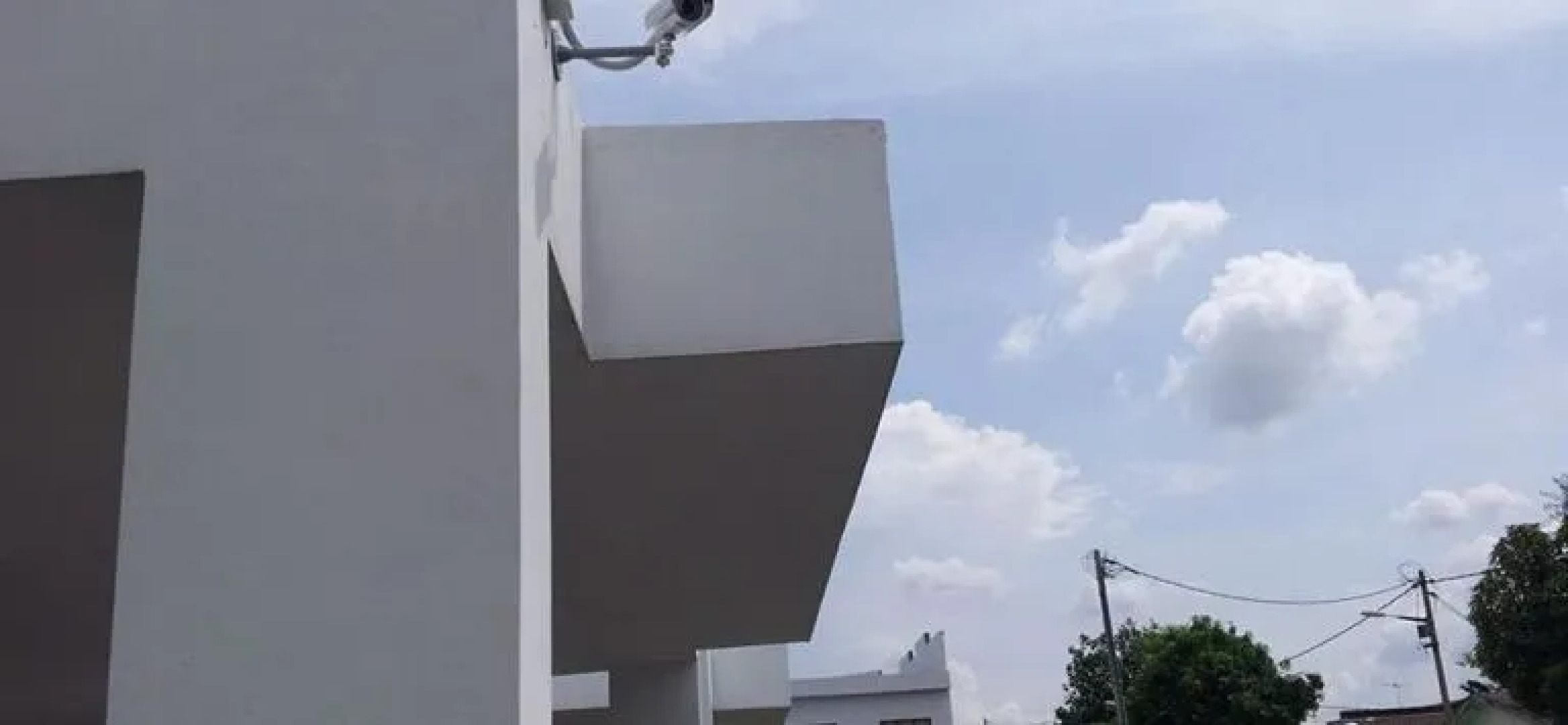 White House Homestay