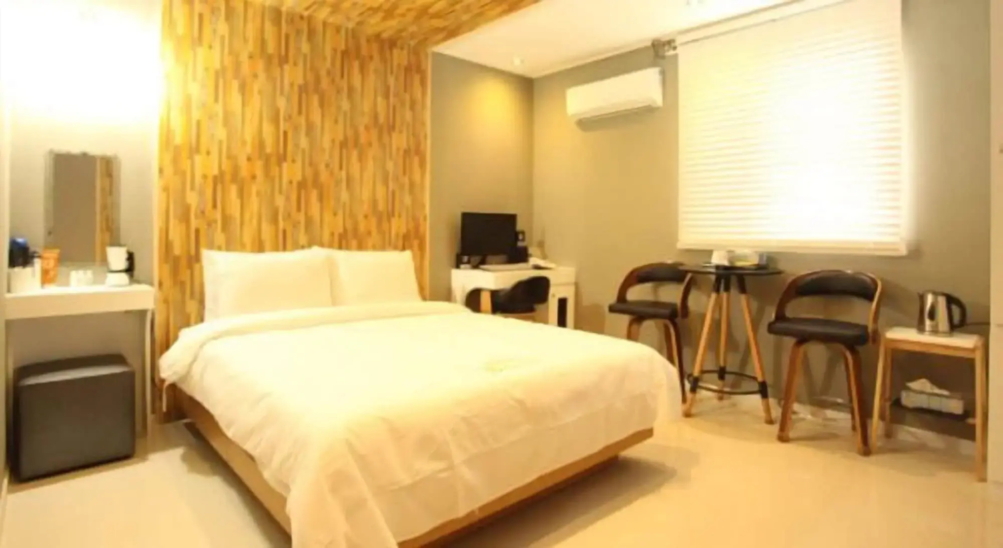 S Petite Hotel