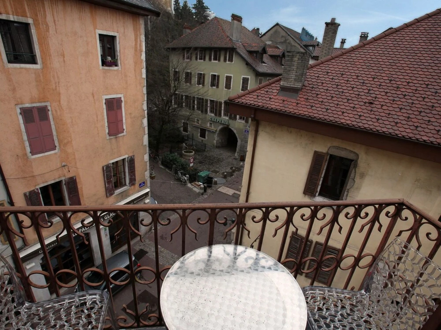 2 bd apartment with sauna- center Annecy
