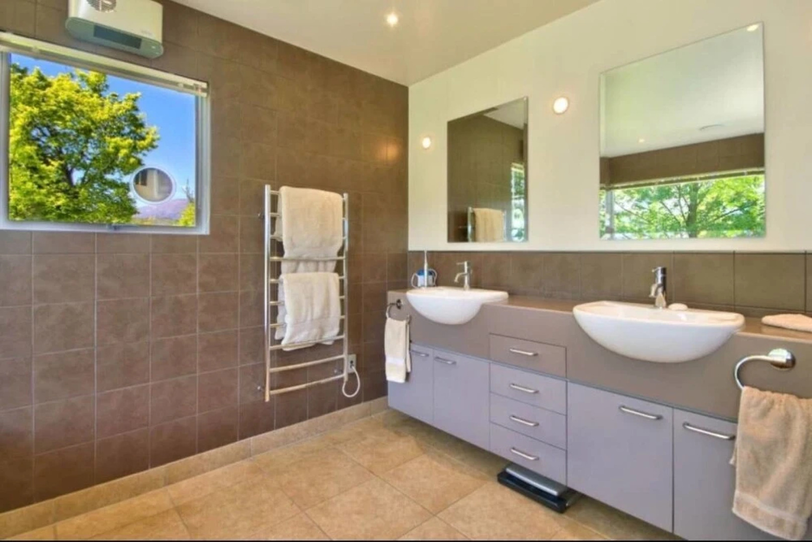 Queenstown Exclusive Retreat with Hot Tub