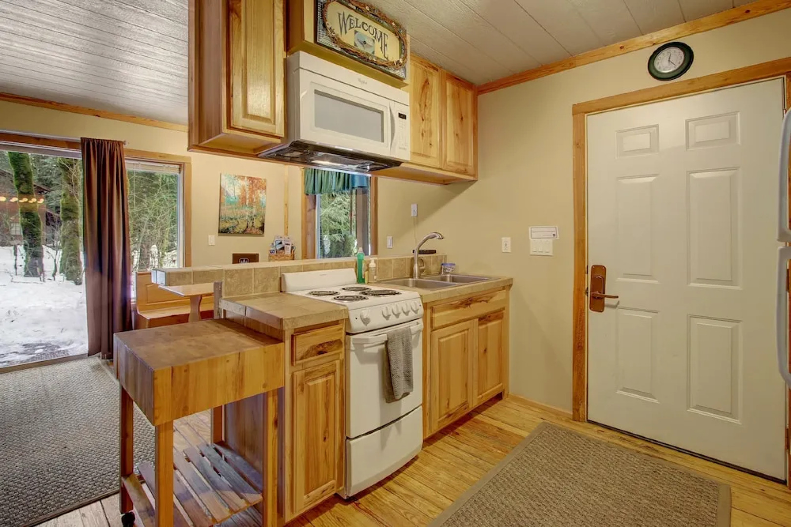 Cedar Sky Cabin - Three Bedroom Cabin with Hot Tub