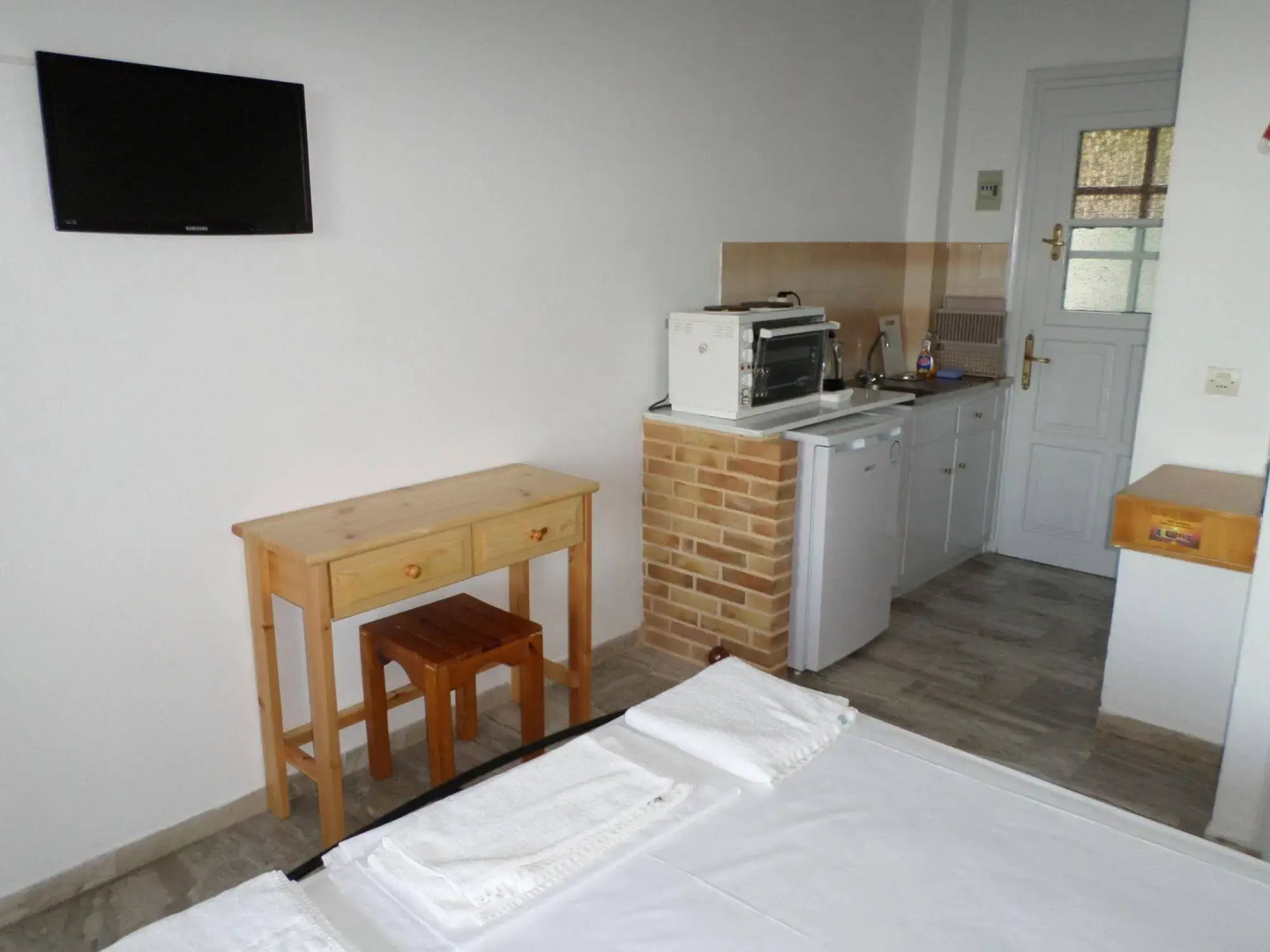 Rising Sun Apartments & Studios