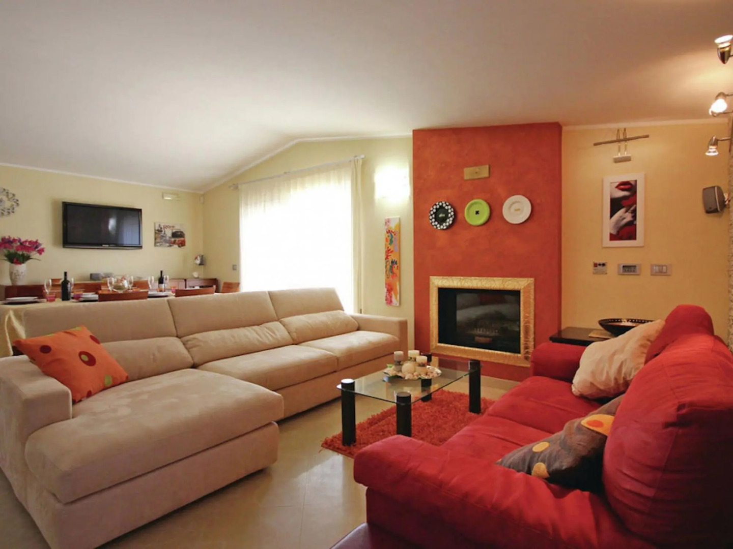 villa with private pool and air conditioning