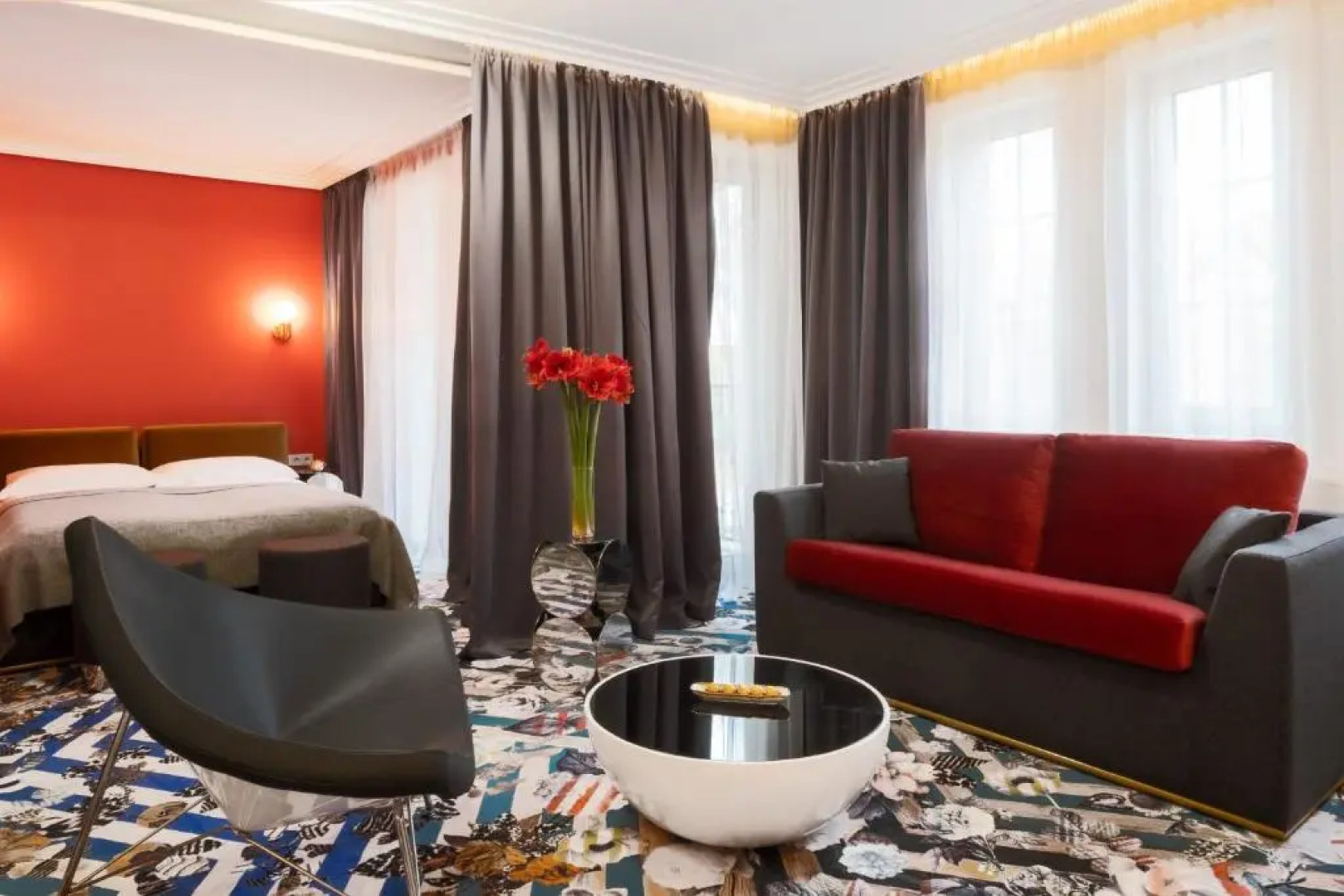 Отель Amsterdam Plaza