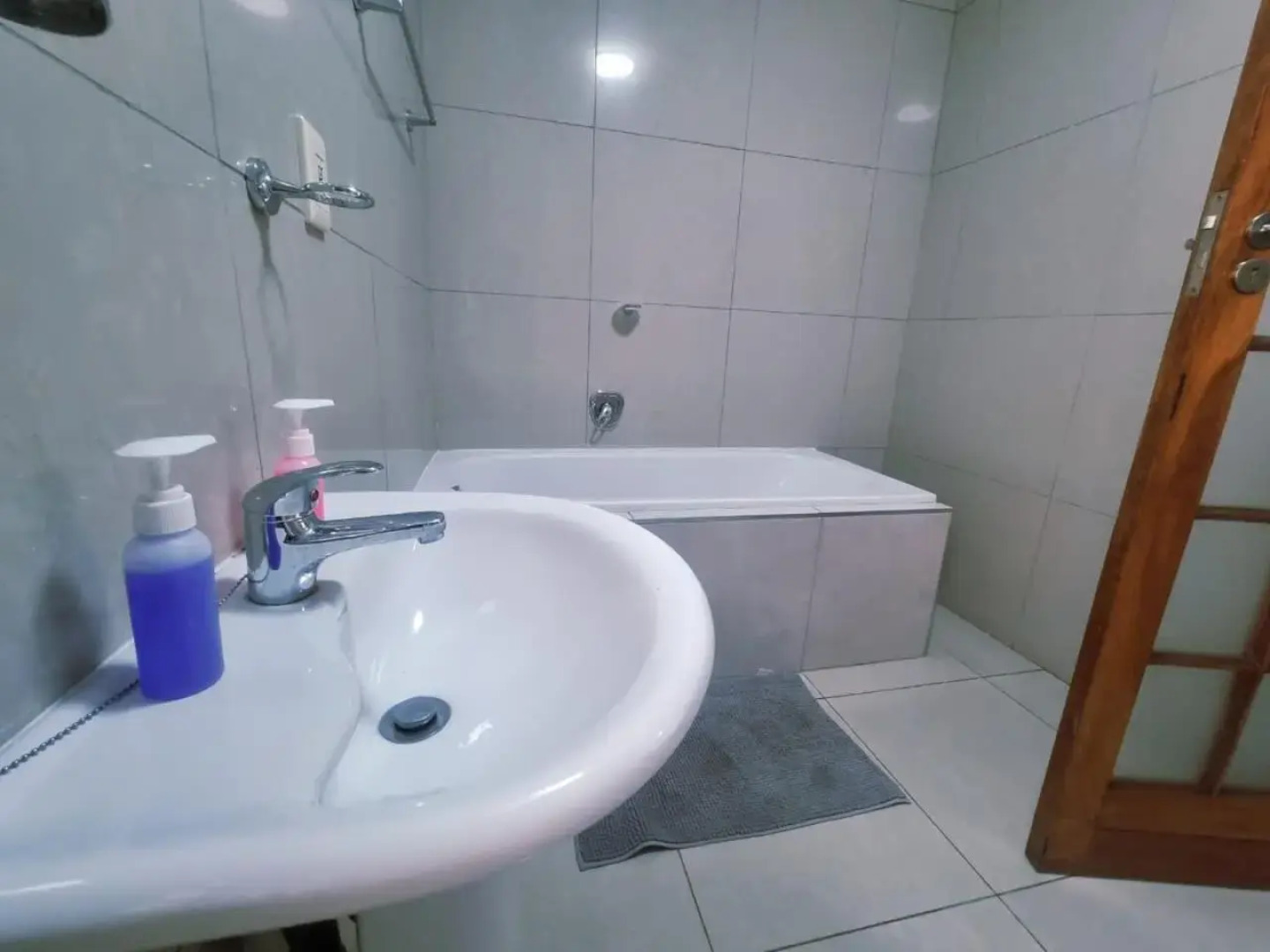 African Crest Guest House