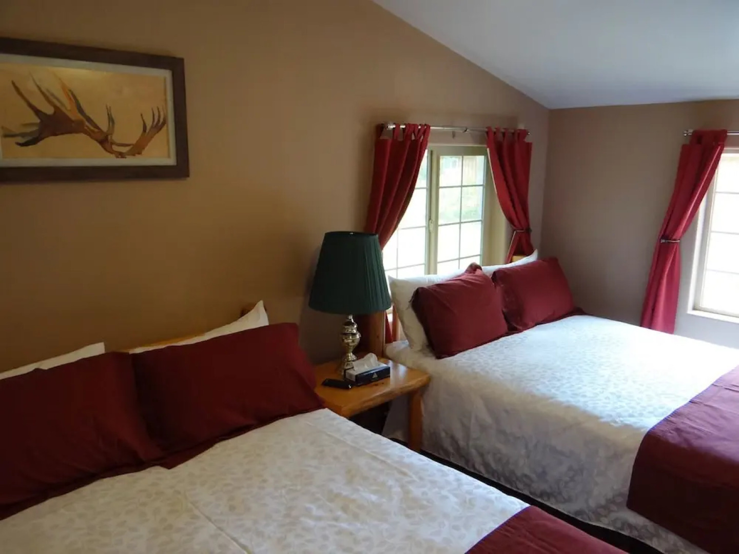 Historic Tamarack Lodge and Cabins