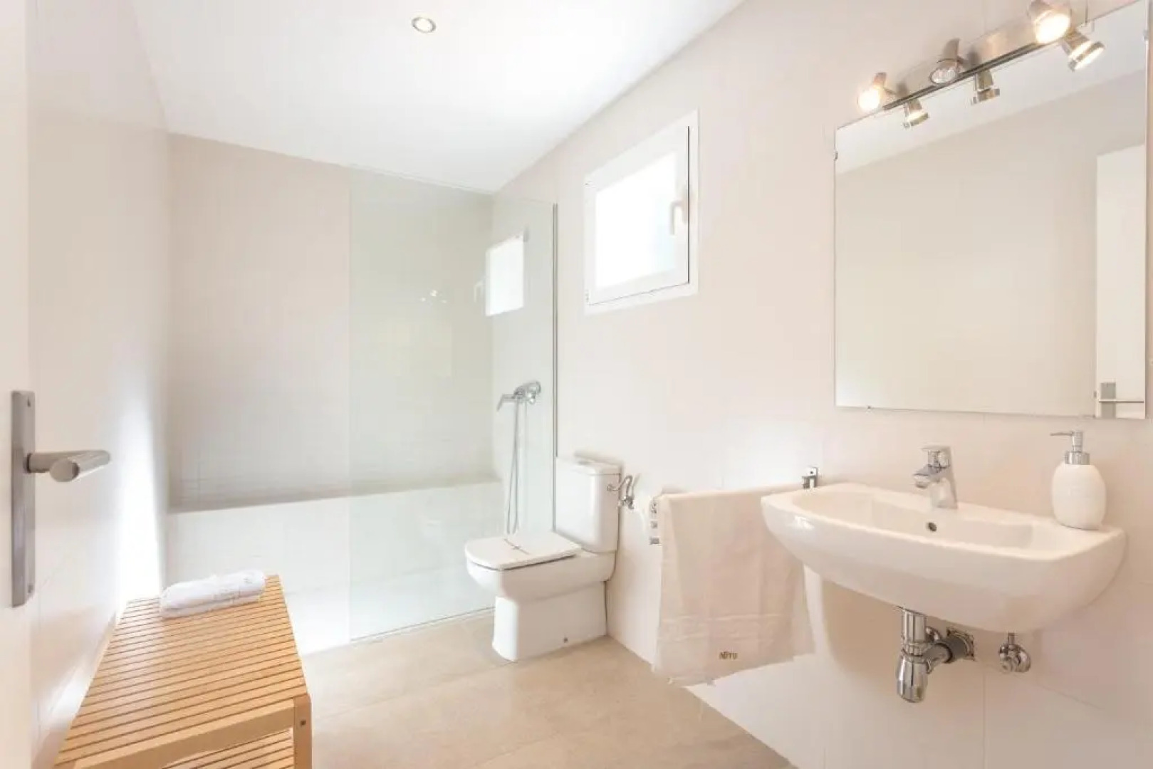 The Charmy Villa Can Botana 8