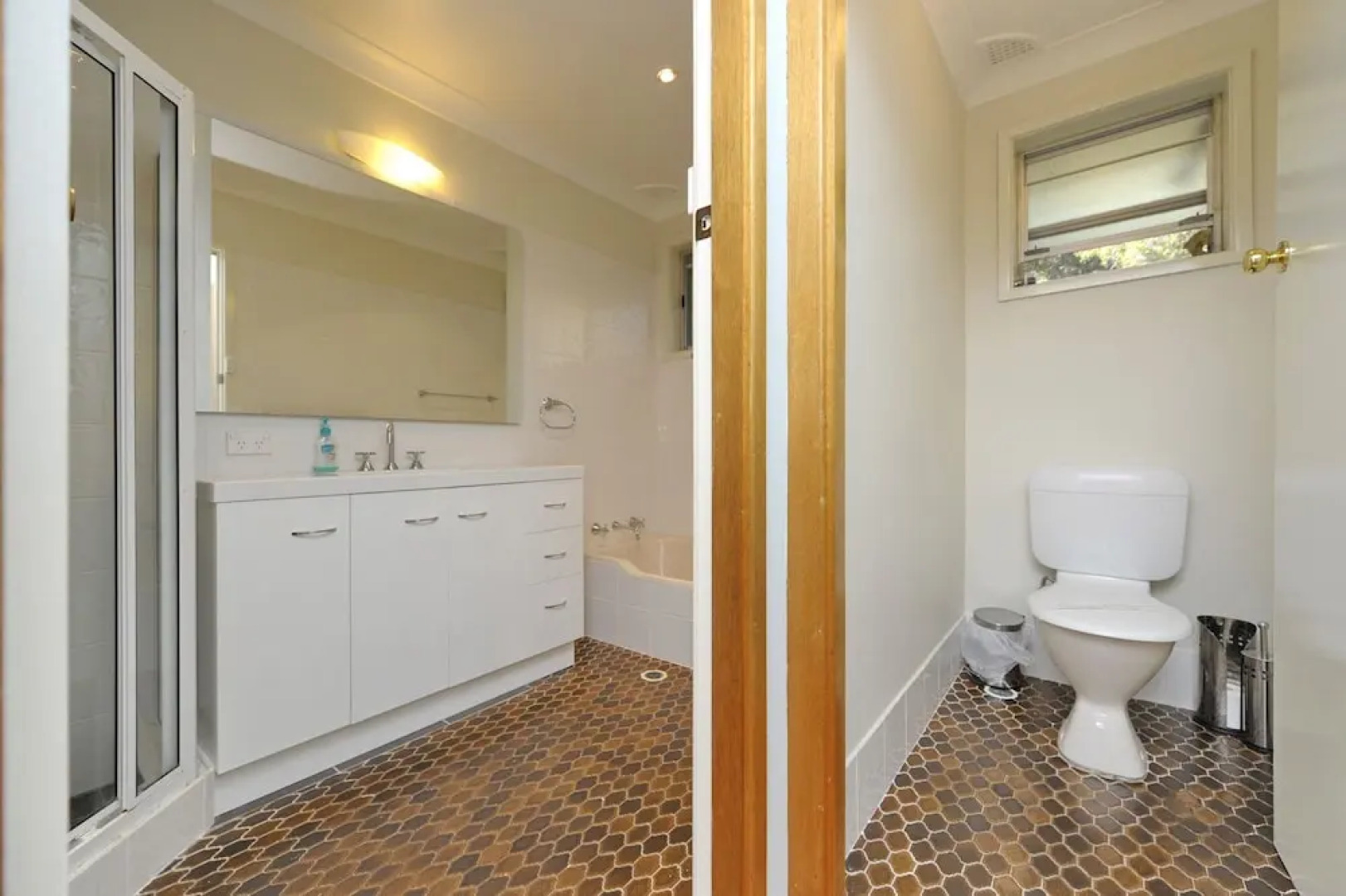 Pet Friendly Lentara St 10 - Fingal Bay