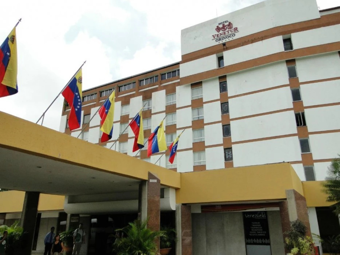 La Llovizna Hotel & Casino