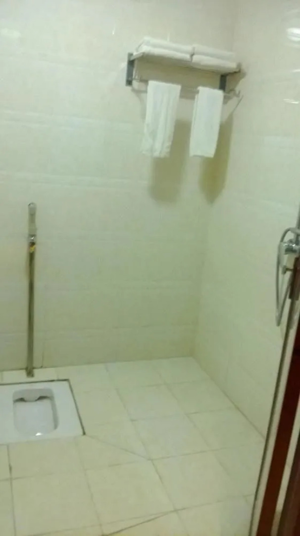 Hailuogou Yijiawenquan Hotel