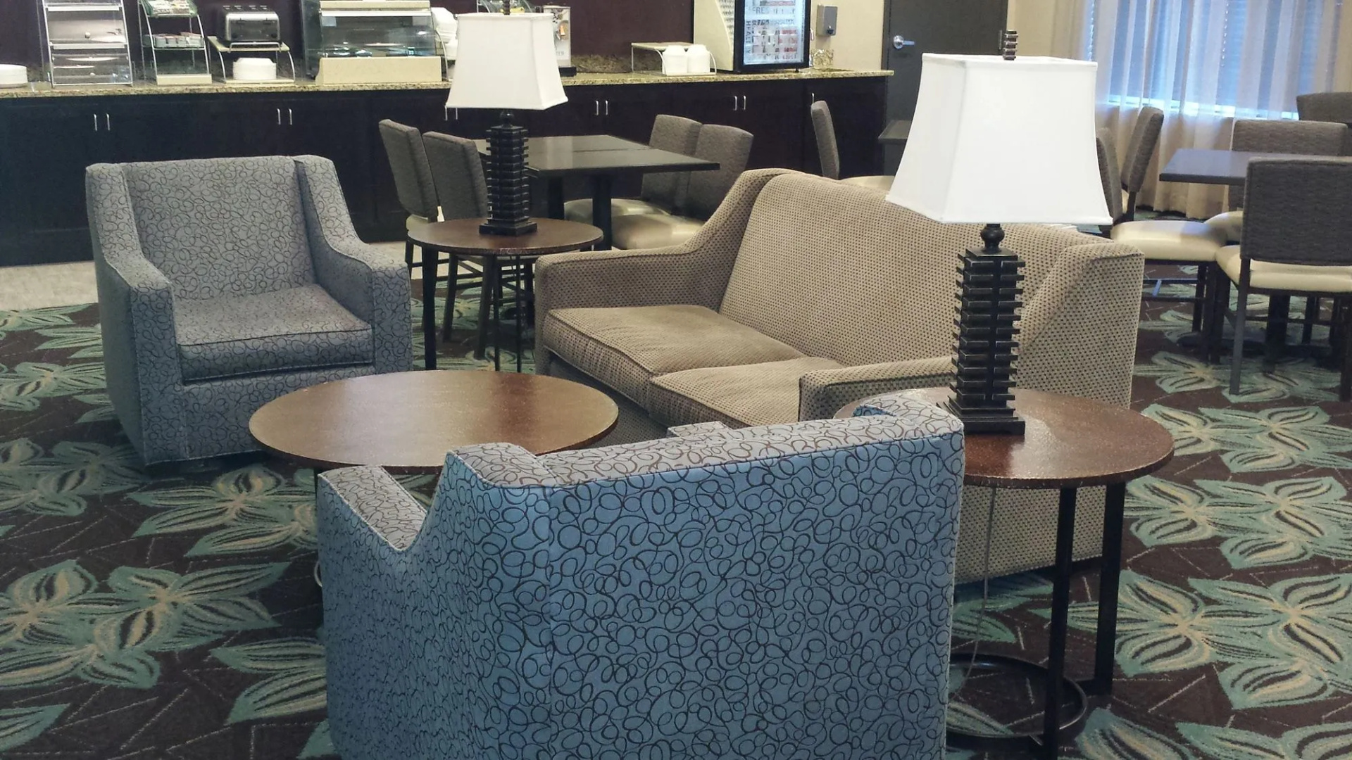 Holiday Inn Express Hotel & Suites Emporia Northwest by IHG