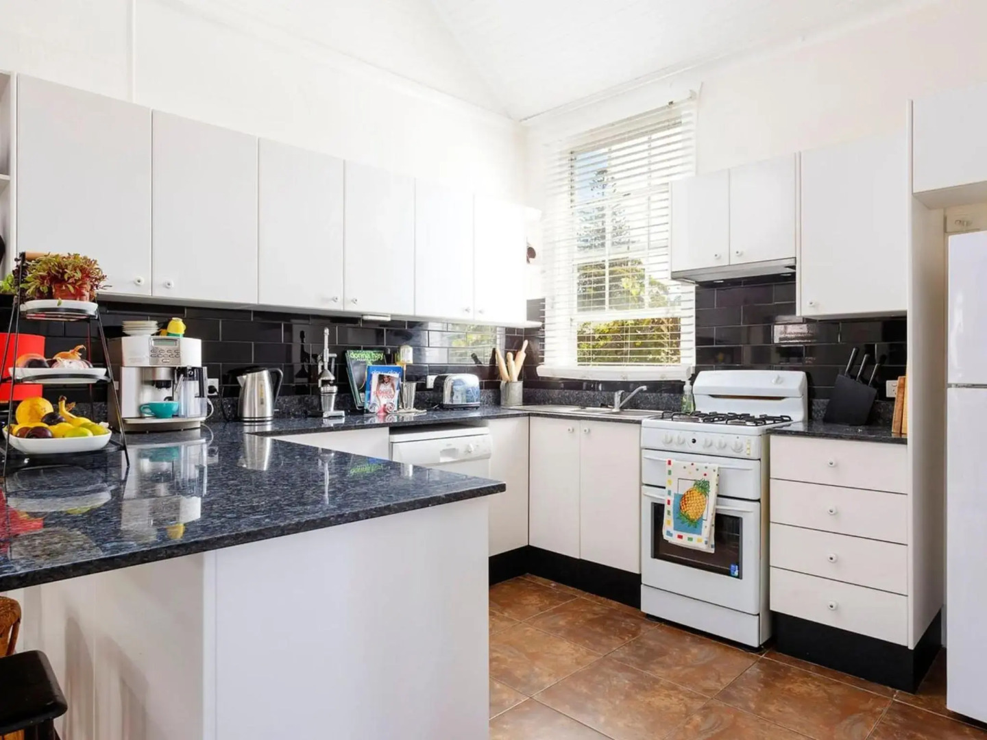 Witts Oasis Two traditional Tea Gardens cottages