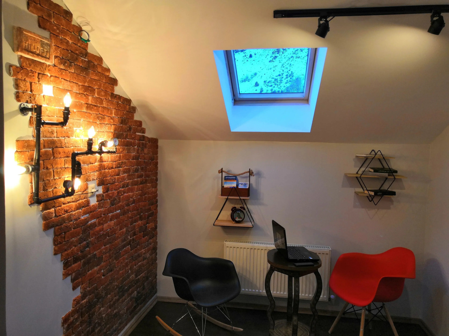 Elbrus HiLoft Hostel