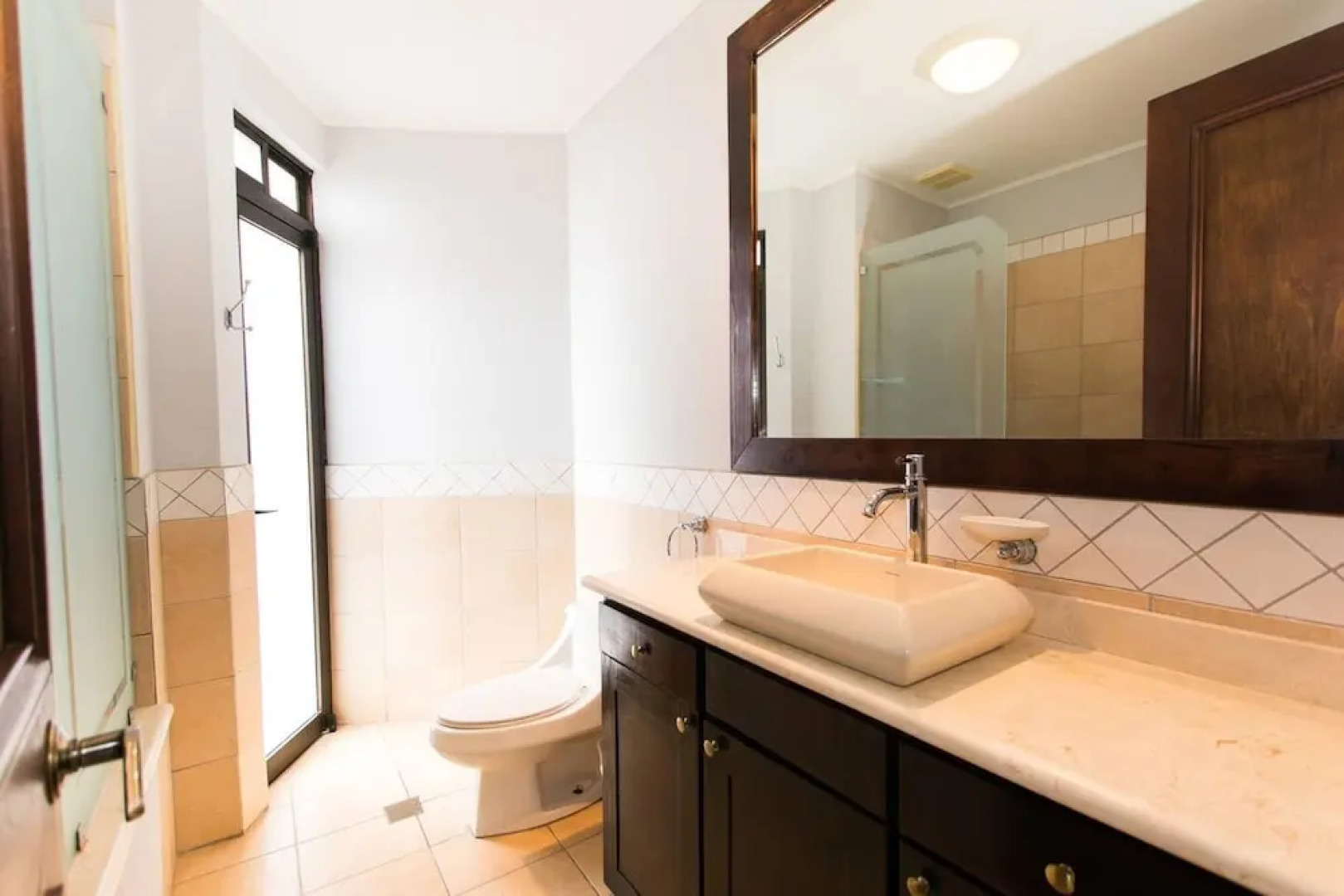 Recently Renovated Luxury Condo with Resort-Style Beach Club Access and Ocean Views