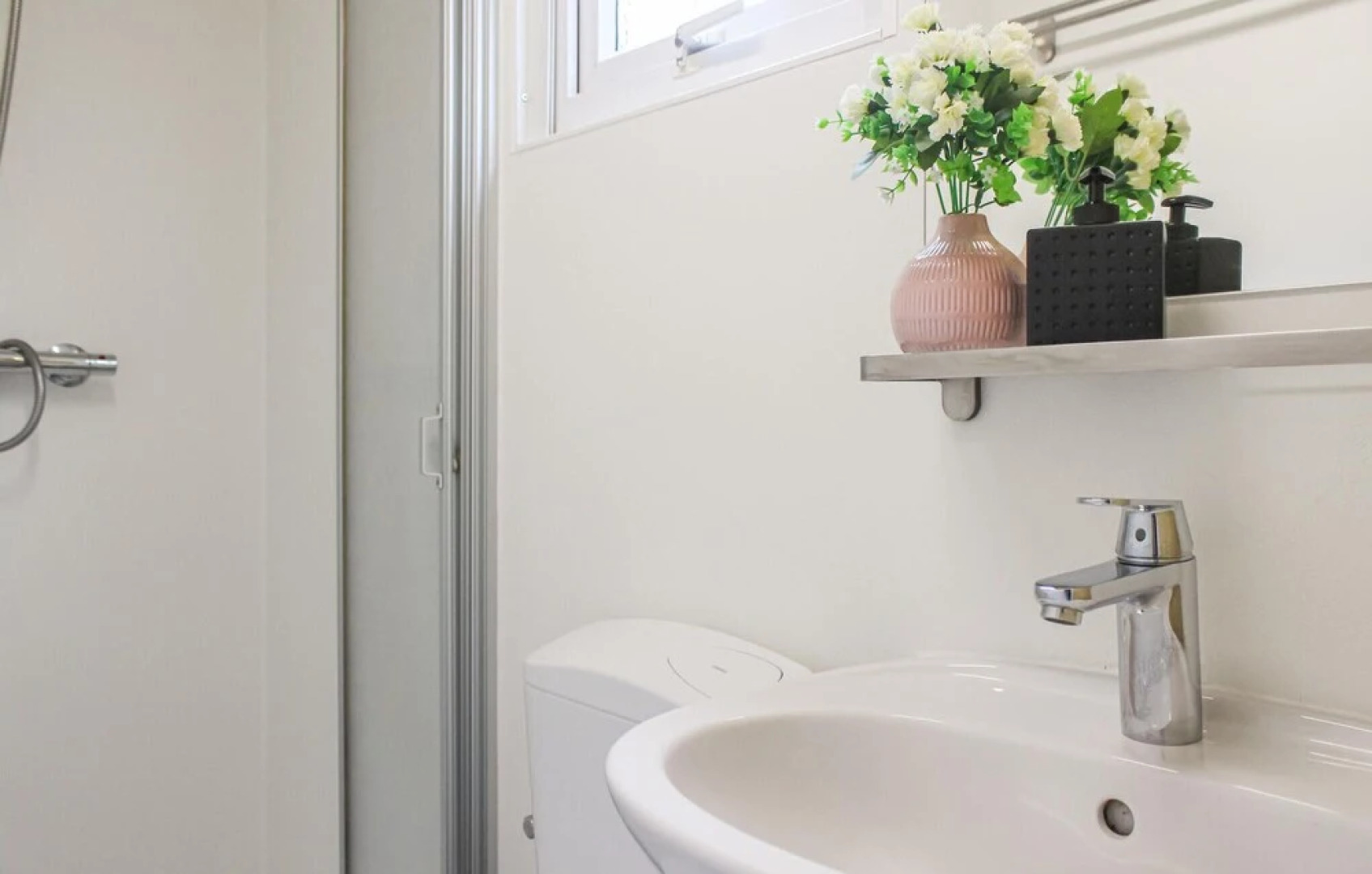 Beautiful Home in Rheezerveen With 2 Bedrooms, Wifi and Indoor Swimming Pool