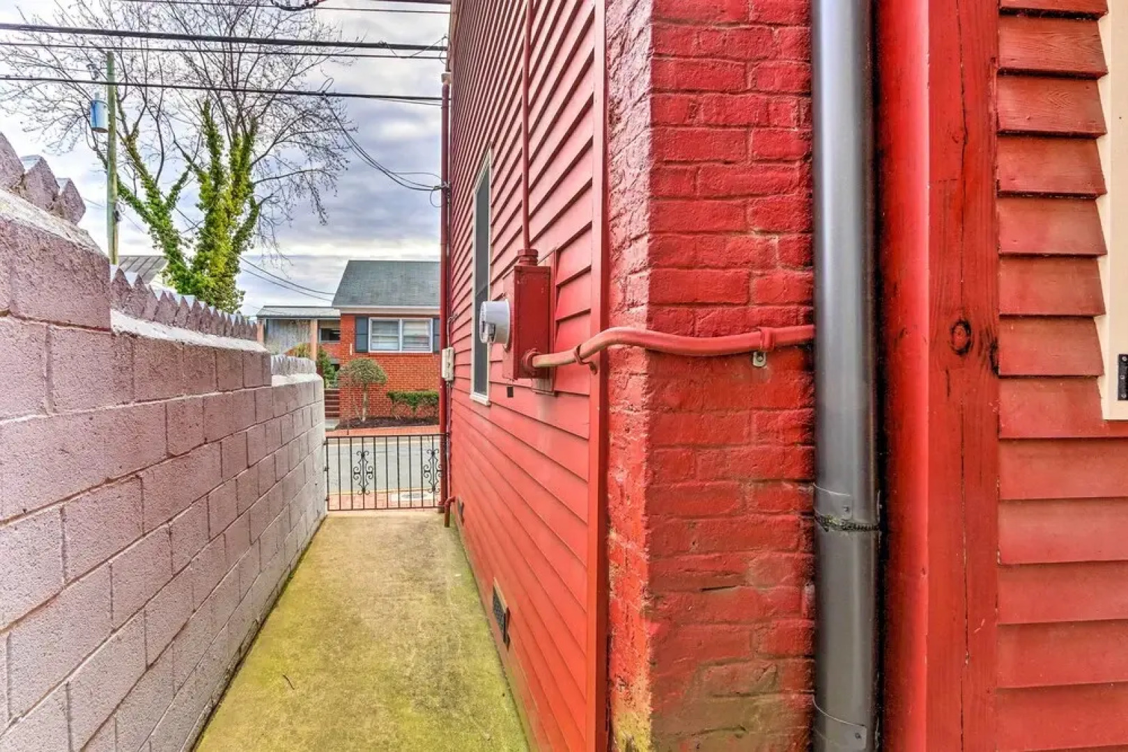 Townhome in Leesburg Historic District!