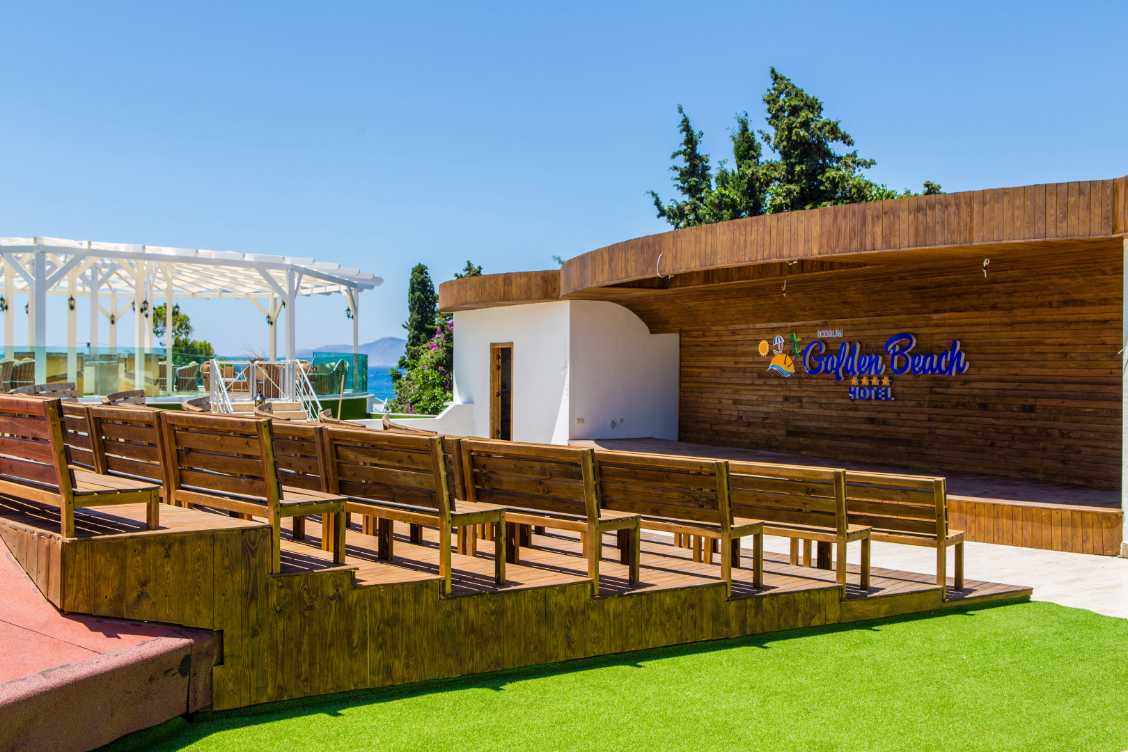 Golden Beach Resort & Spa