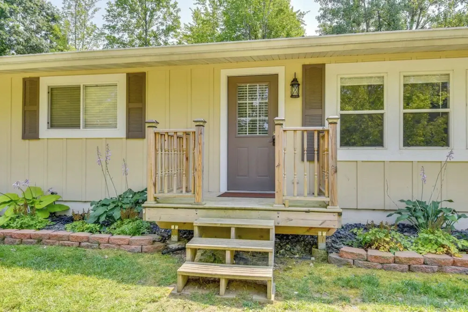 2 Mi to Lake Michigan: Pet-friendly Sawyer Apt