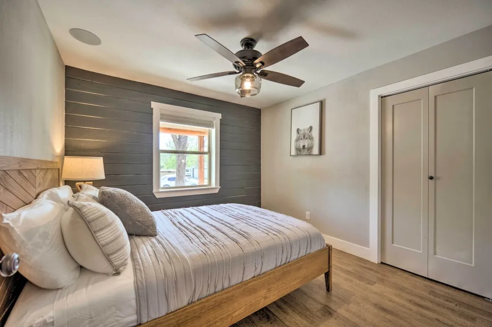 Gorgeous Cabin w/ Pergolas, Walk to River!