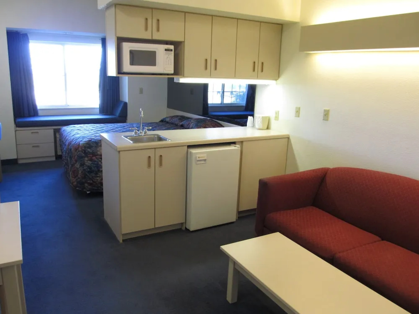 Days Inn & Suites Maryville