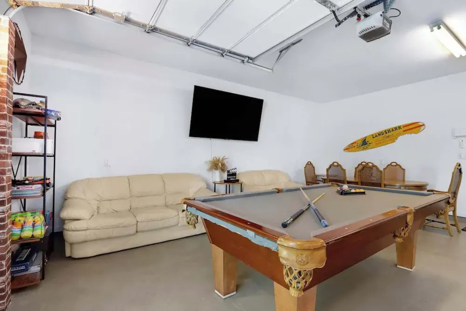 Amazing Lakefront Escape - A Stunner For Sleeps 14