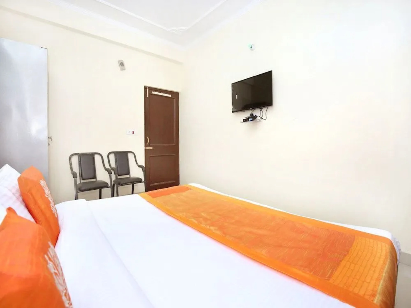 OYO 12734 Home Valley View Studio Kasauli