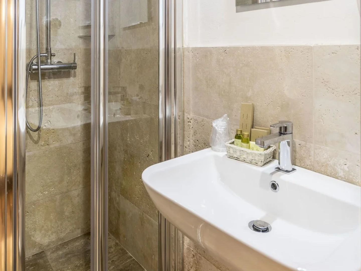 Spacious Holiday Home in Sovicille With Swimming Pool