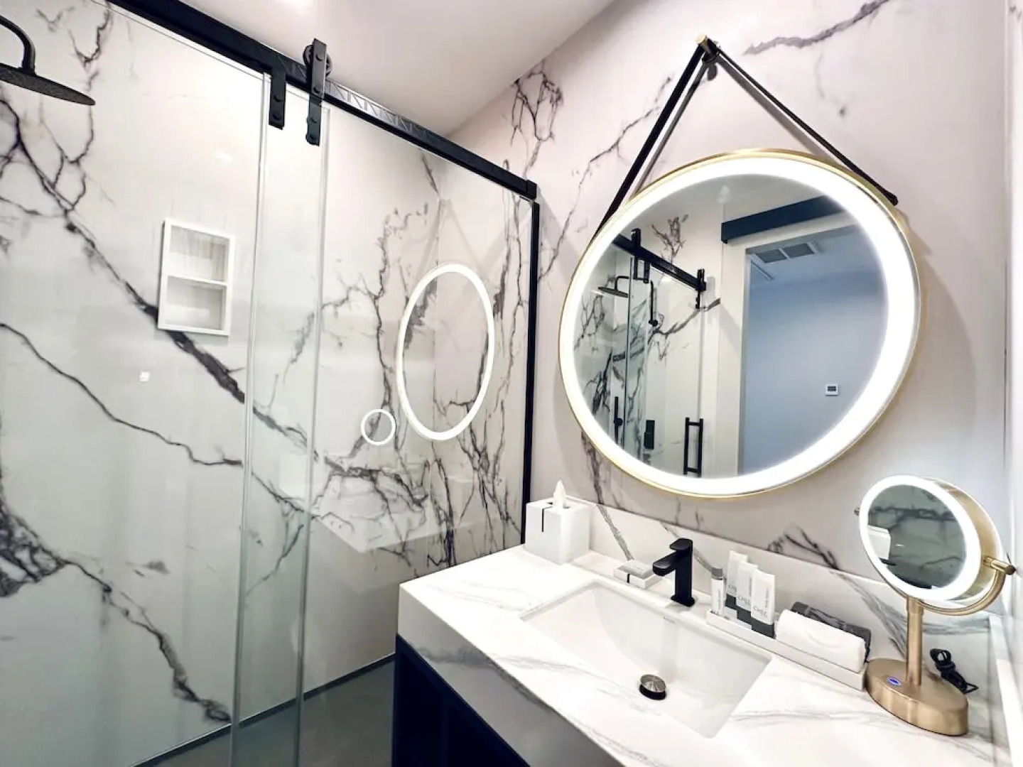 Chez Hotel Arlington Heights