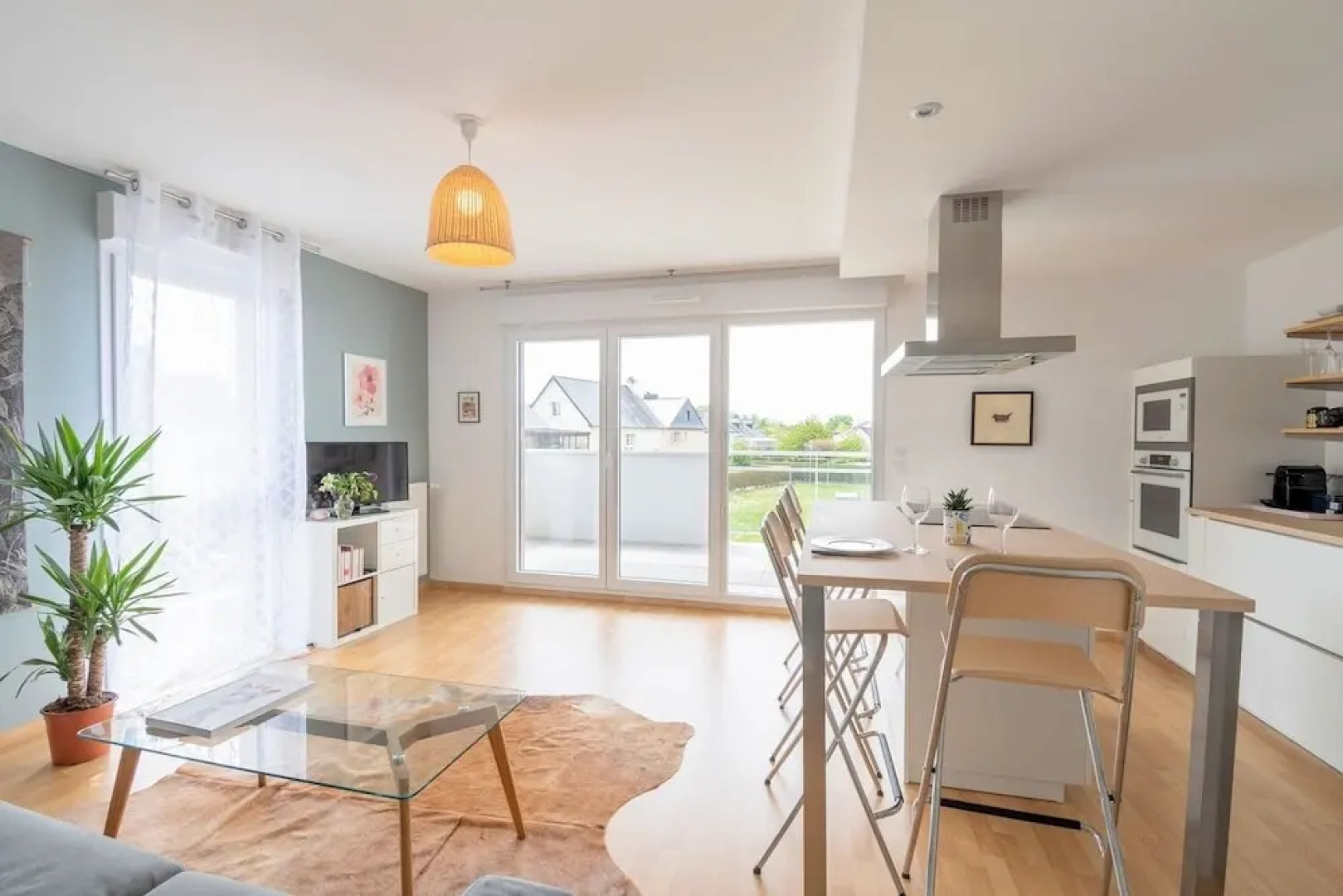 LA Perouse - Apt 2 Chambres,parking, Proche Rennes