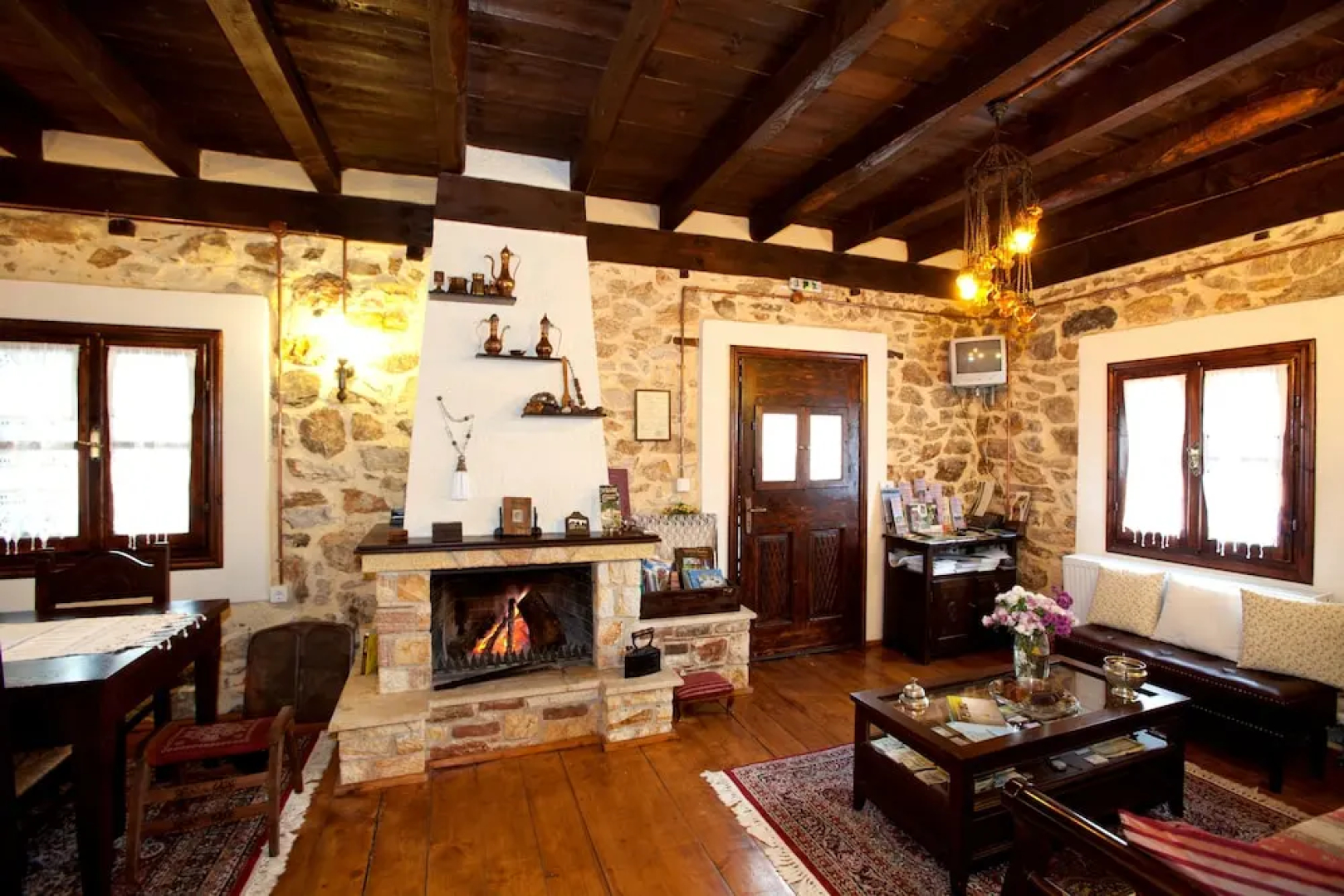 To Archontiko Guest House