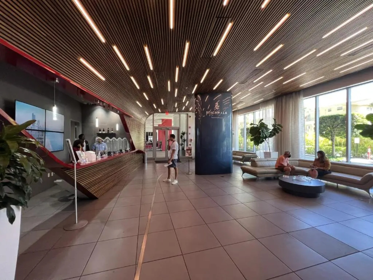 23rd floor Luxury & Spacious BeachWalk Resort Apartment with Amazing View