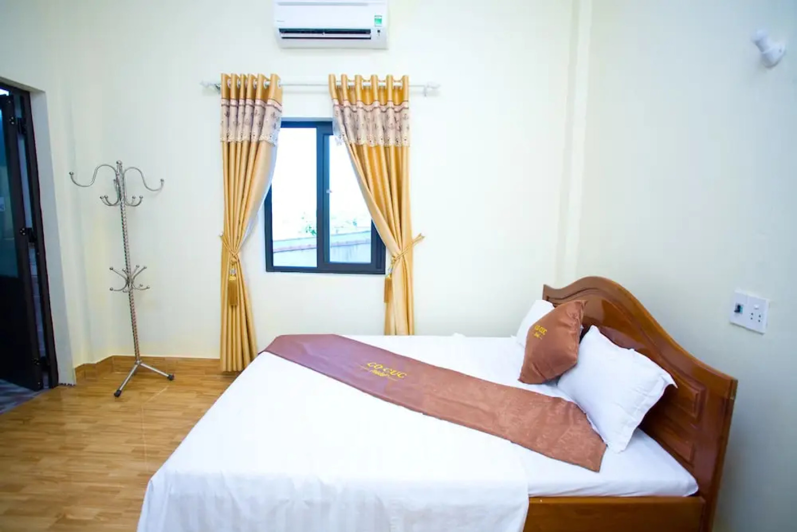 Co Cuc Hotel - Hostel