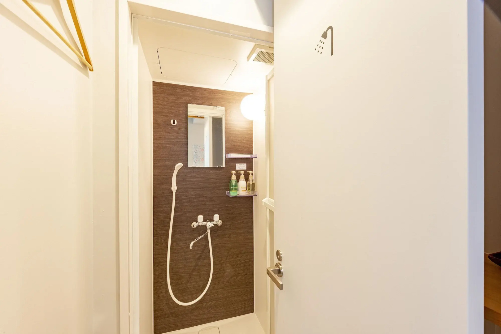 Plat Hostel Keikyu Asakusa Station