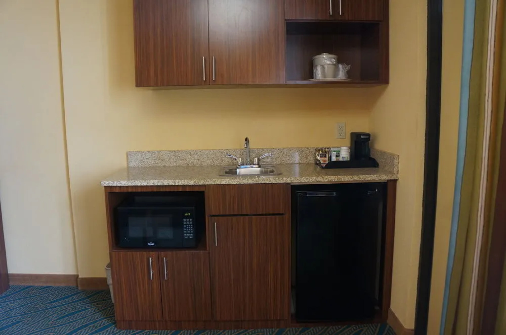 Holiday Inn Express Hotel & Suites Oceanfront Daytona Beach Shor
