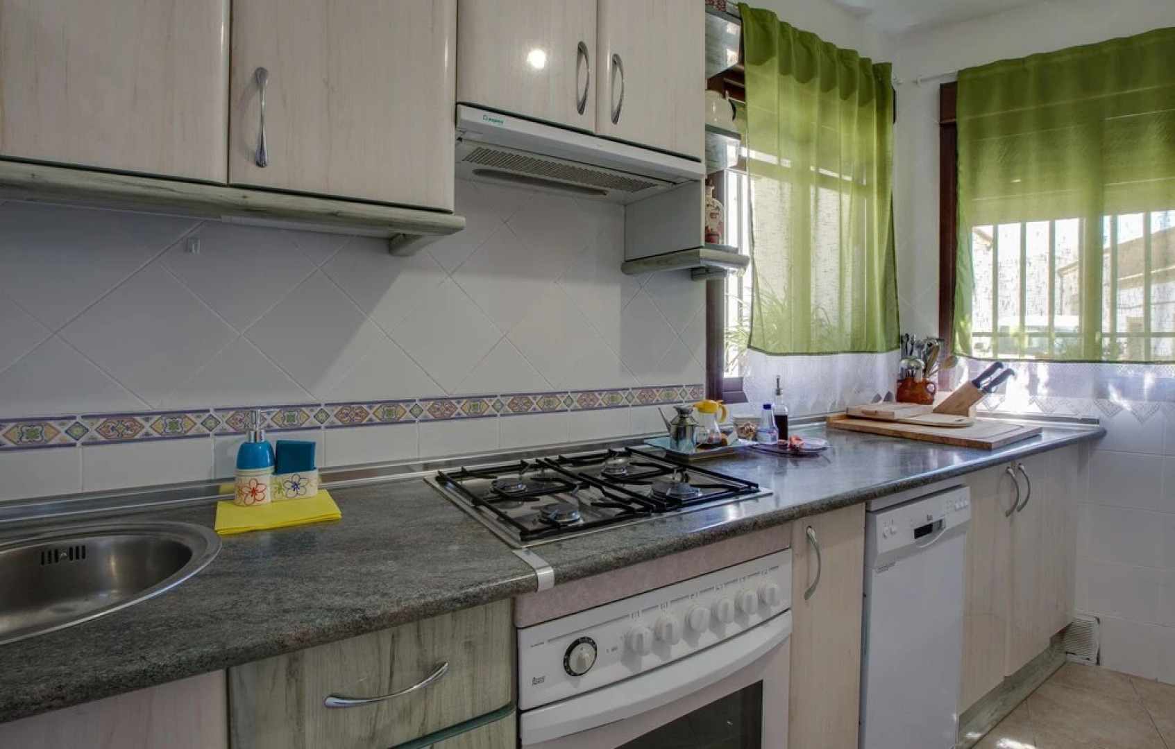 Alamo House 102511 by MO Rentals