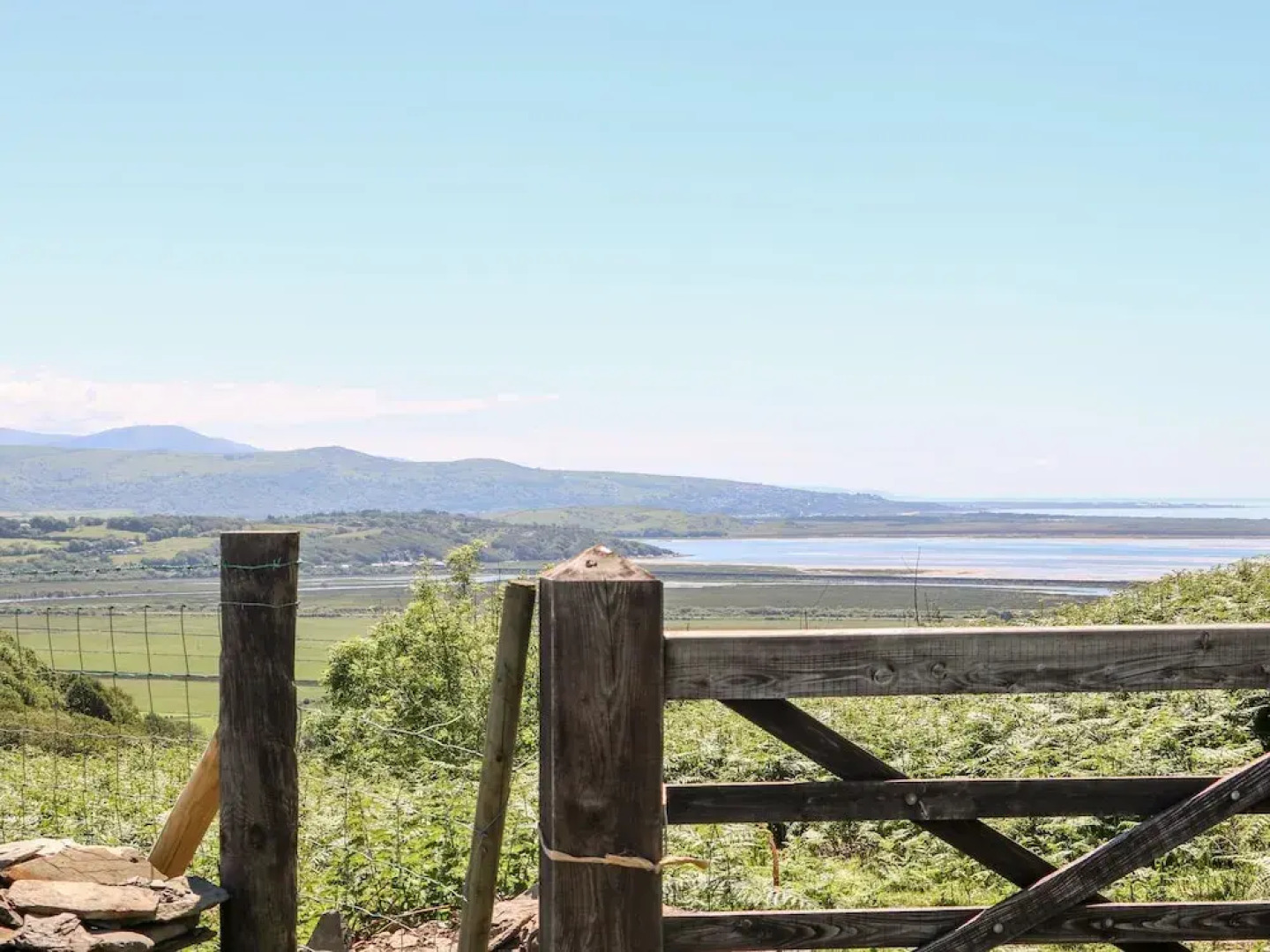 Yr Hen Ysgol, The Old School