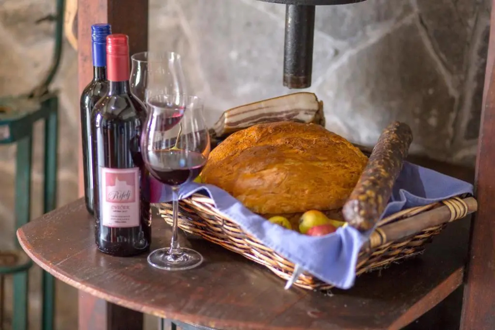 Glamping - Hayrack Vesel