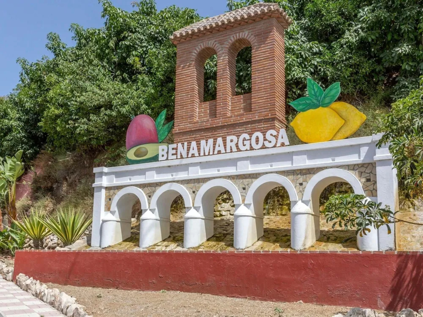 Chic Holiday Home in Benamargosa With Barbecue and Garden